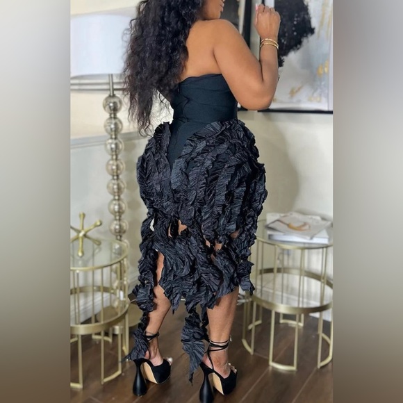 Bandage Midi Dress

Ruffle detail

Has a back zipper

Has stretch - Picture 2 of 2